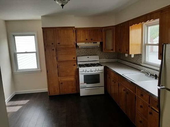 2nd image of 65 Murray Ave