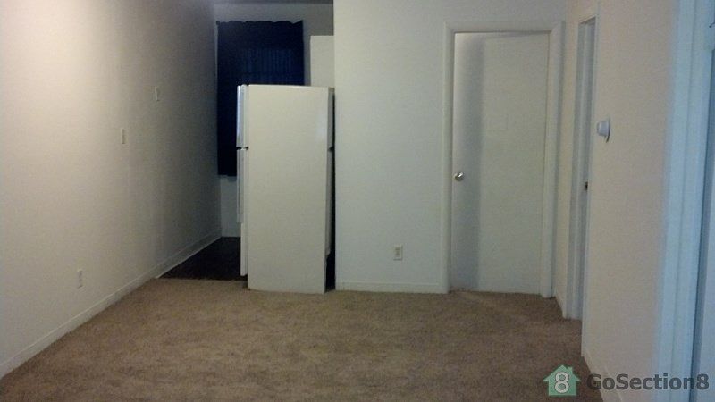 2nd image of 452 E 17th Ave APT D