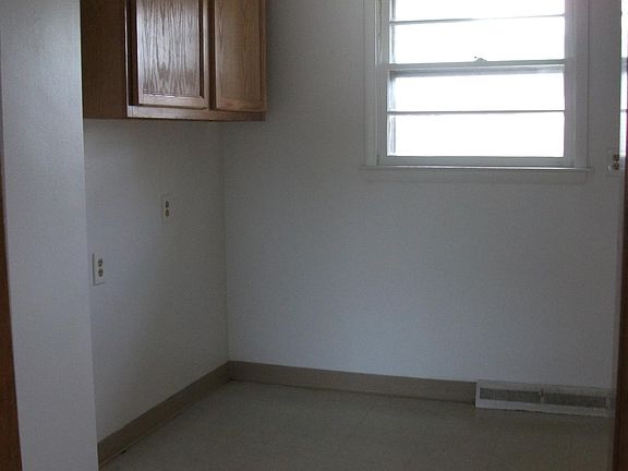 4th image of 928 Northway St APT 1