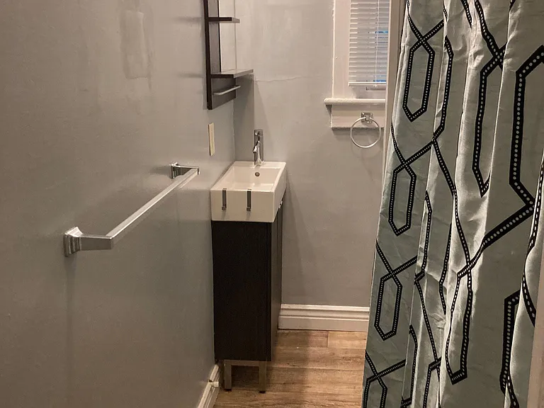 1441 E Long St #C — Photo 14