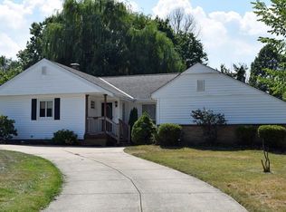 4934 Gleeten Rd, Cleveland, OH 44143