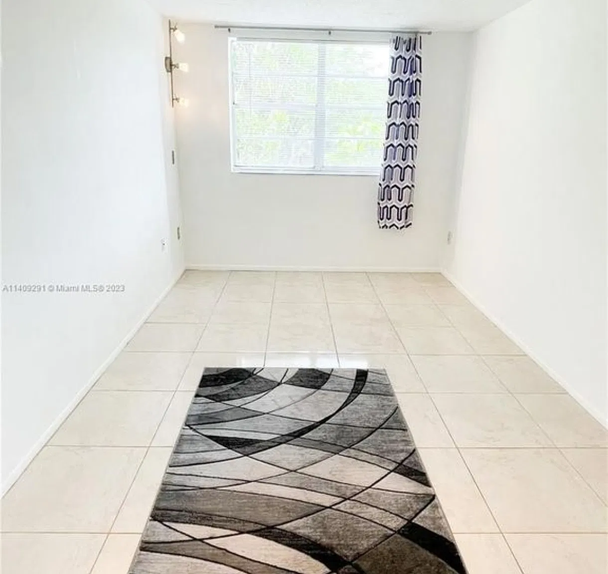 1 bed, 1080 sqft, $925 — Photo 2