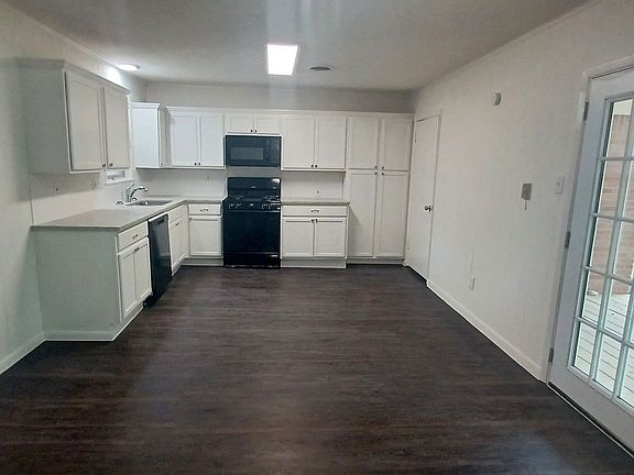 4th image of 5705 Sayle St