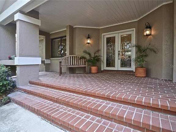 2nd image of 945 Versailles Cir