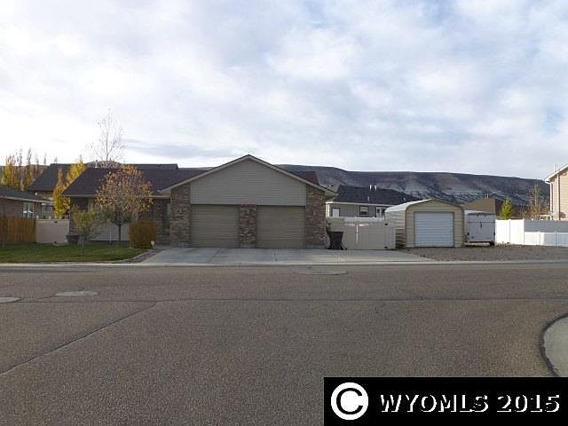 1st image of 3219 Magnolia Dr