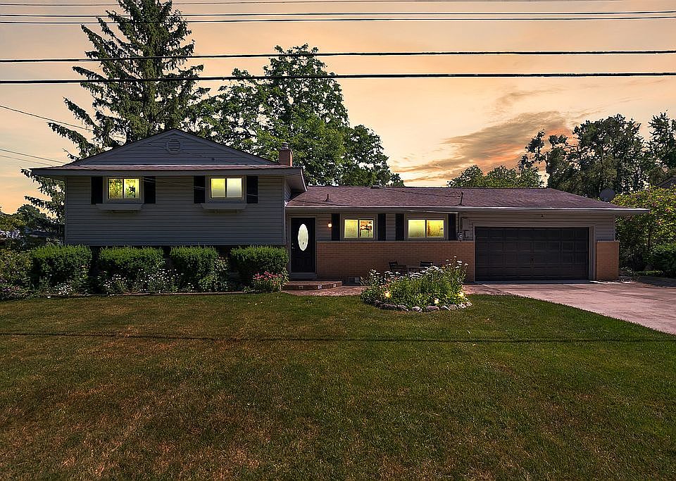 1st image of 3305 Moraine Dr