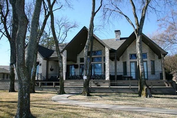 1st image of 124 Westshore Dr