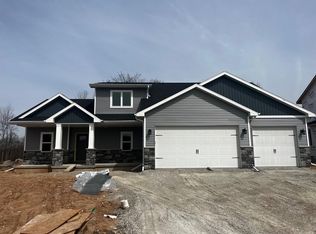 2056 Louie Ln, Neenah, WI 54956