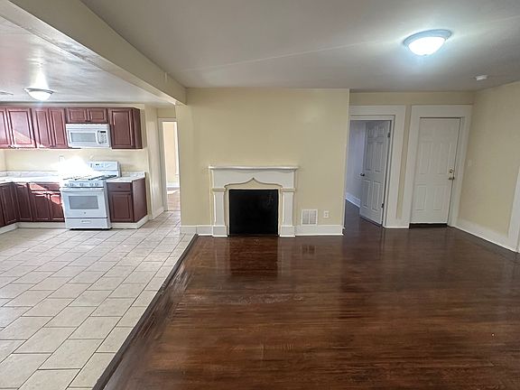 3rd image of 648 Elm St #A