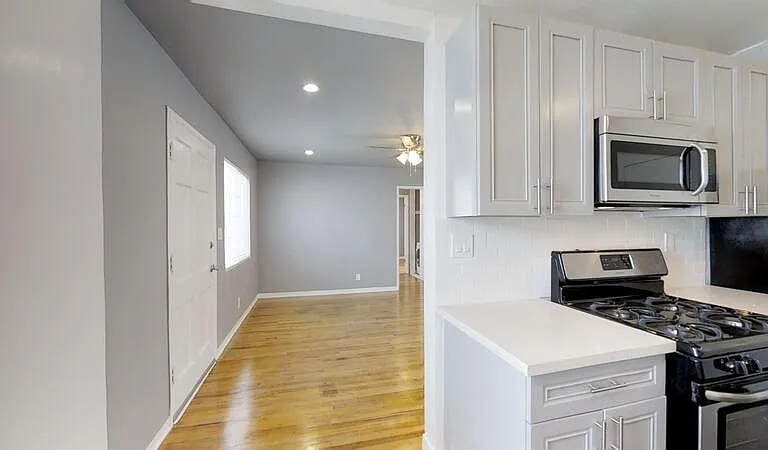 7016 1/2 Flight Ave — Photo 5
