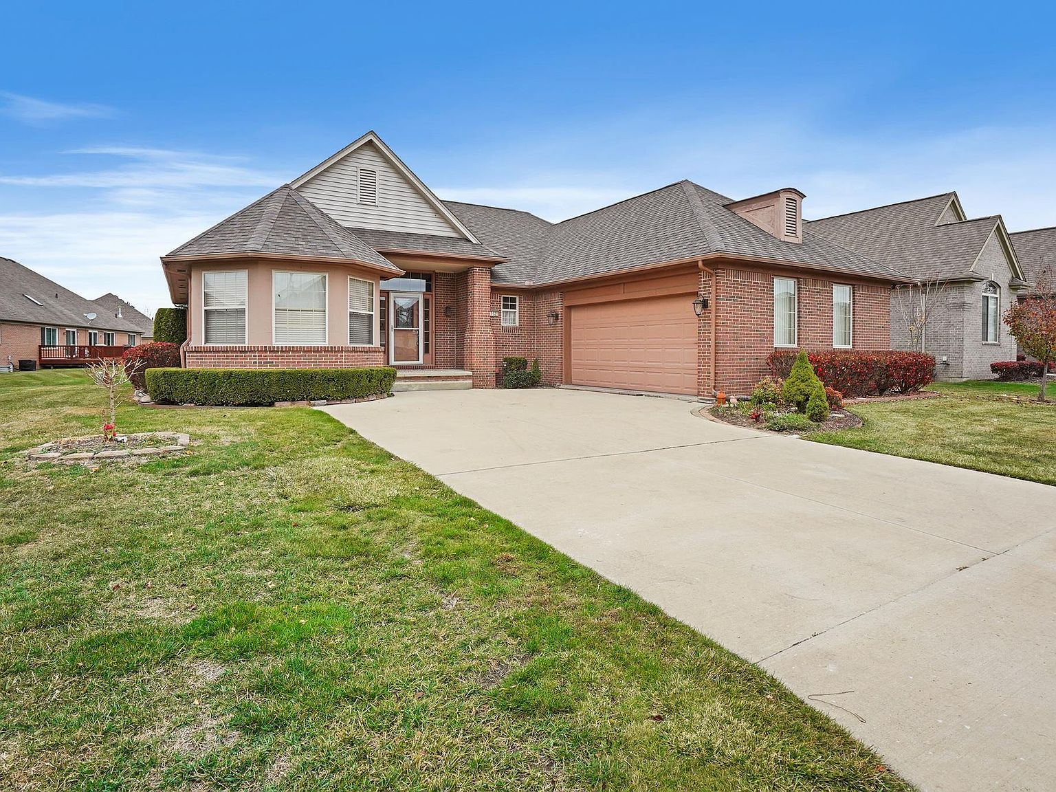 49525 Ishpeming Dr, Chesterfield, MI 48047 Zillow