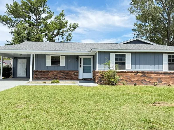 1611 Charter Oaks Dr, Valdosta, GA 31601