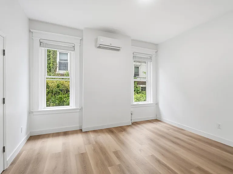 568 Hale Ave — Photo 19