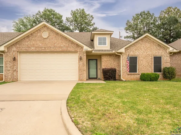 2202 Woodgrove Ln, Longview, TX 75605