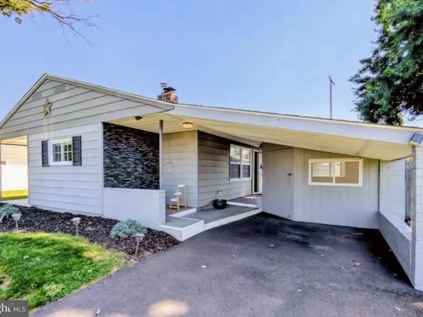 30 Forest Ln, Levittown, PA 19055