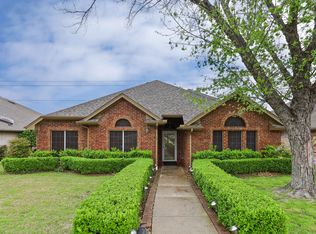 2071 Camelot Dr, Lewisville, TX 75067