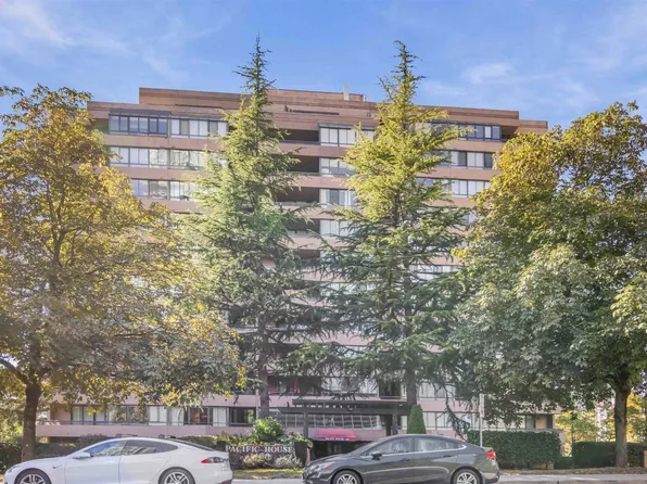 460 Westview St #307, Coquitlam, BC V3K 6C9