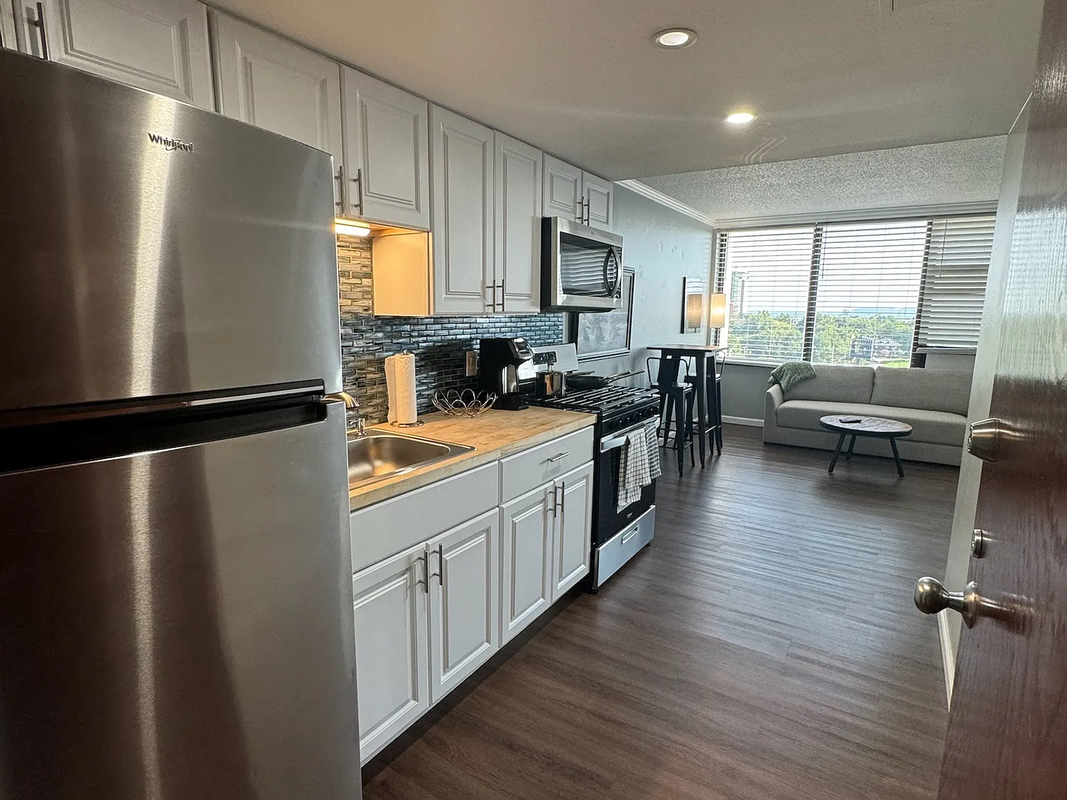 Studio, 500 sqft, $1,300 — Photo 2
