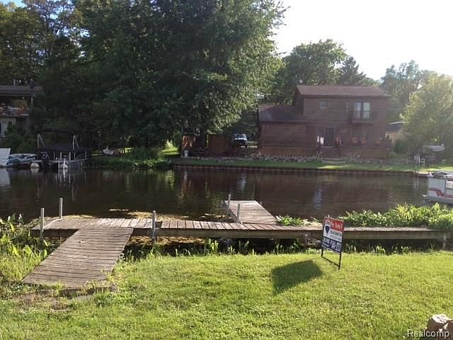2nd image of 306 Cedar St