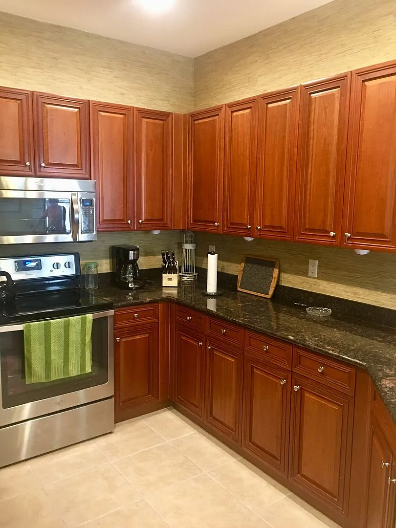 Available Season 2027! Acapulco Club Condominium 3 Bed, 2 Bath — Photo 4