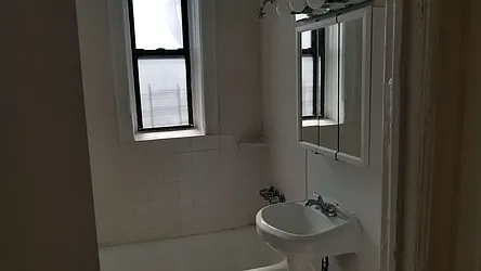 Rented by Realty Queens LLC