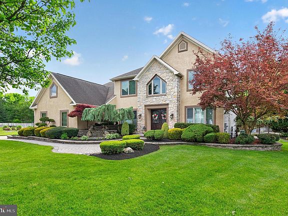 3rd image of 55 Parry Dr