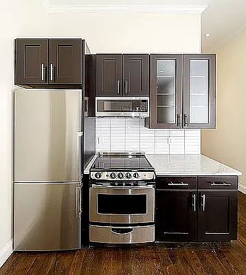 2nd image of 106 Bedford Ave APT 4L
