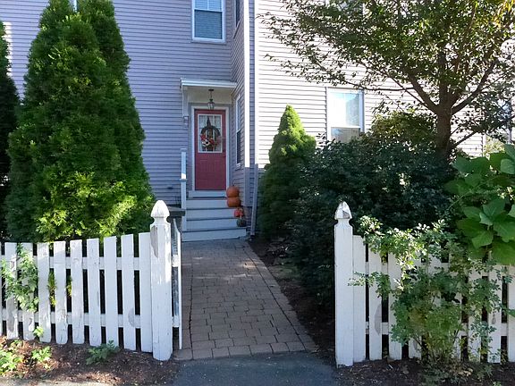 Gated Private Entrance