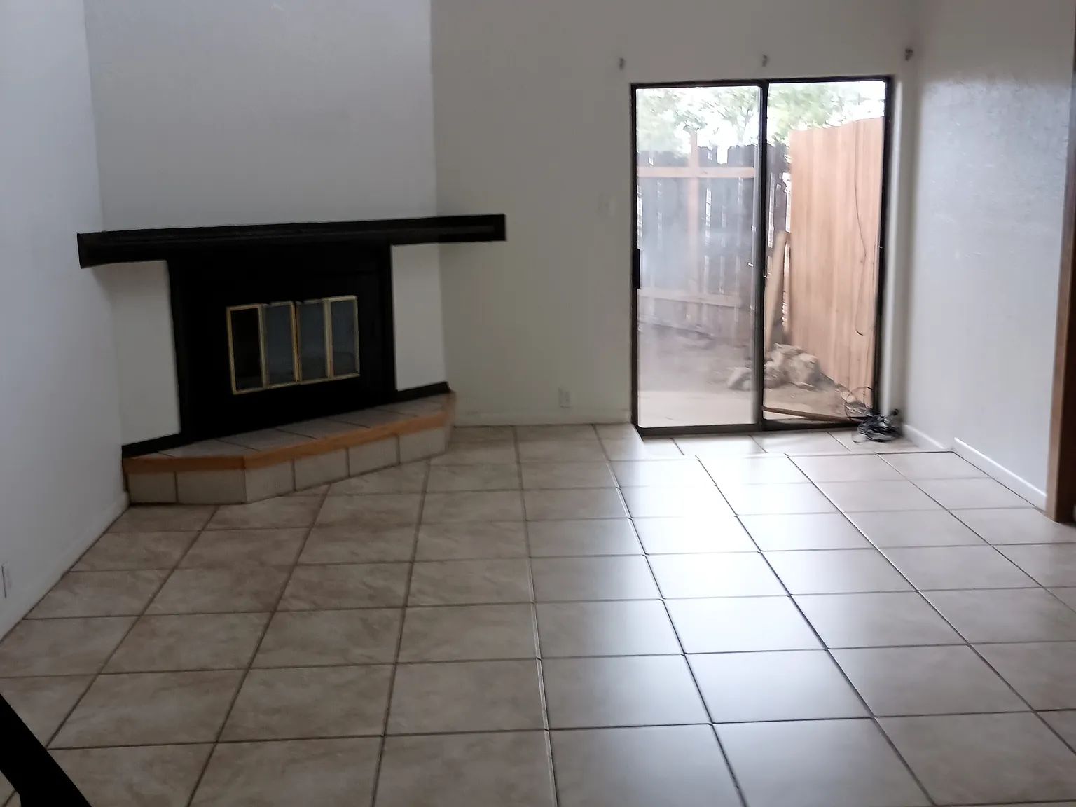 3121 Lori Place NE — Photo 3