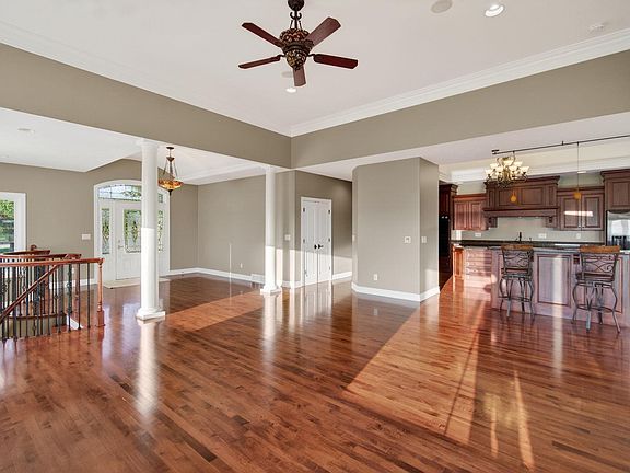 4th image of 6734 Cantebury Ct