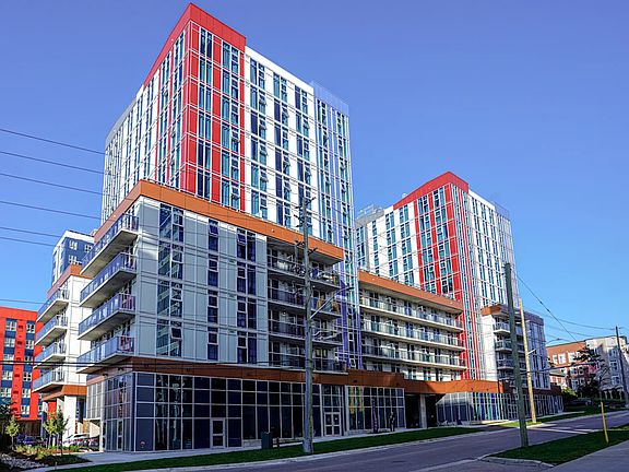 2nd image of 239 Albert St #723