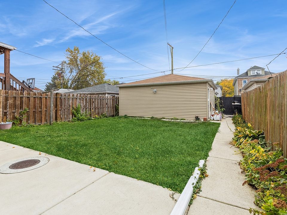 2nd image of 2311 N Melvina Ave