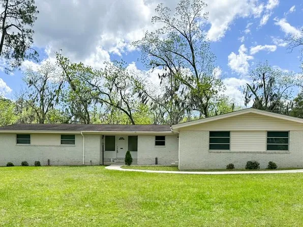 1226 Pruitt Dr, Waycross, GA 31501