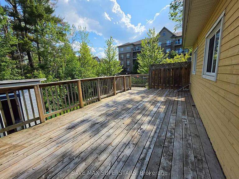 222 Phillips St #UPPER — Photo 9