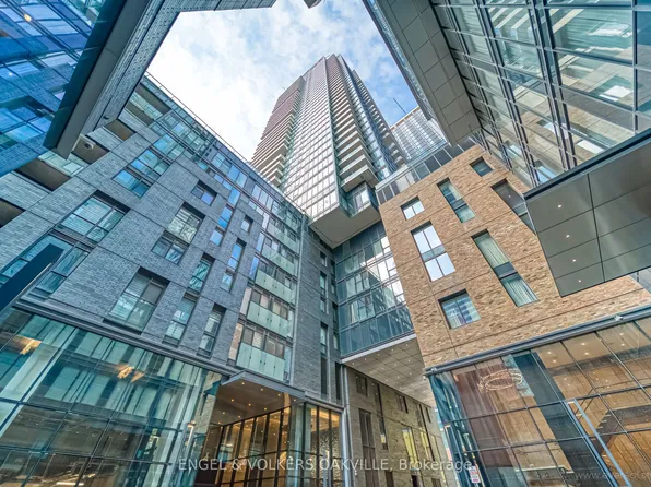 115 Blue Jays Way, Toronto, ON