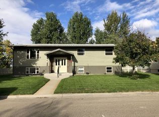 301 Ponderosa Dr, Miles City, MT 59301