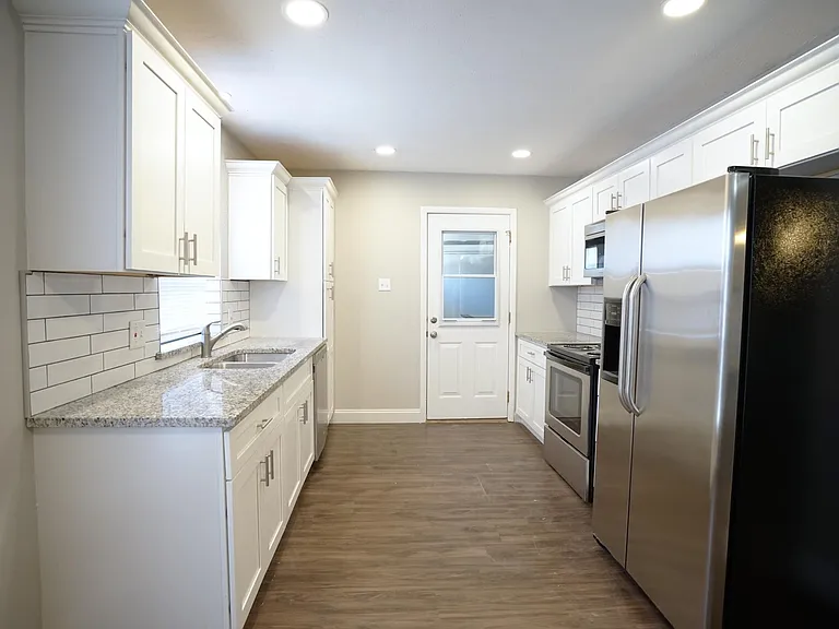 619 Todd Ct — Photo 4