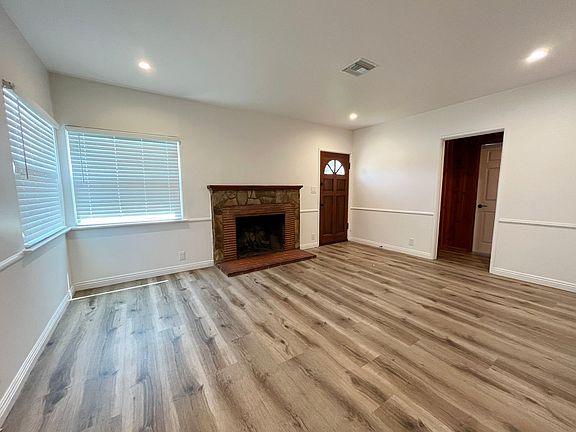 4th image of 5651 Wilbur Ave
