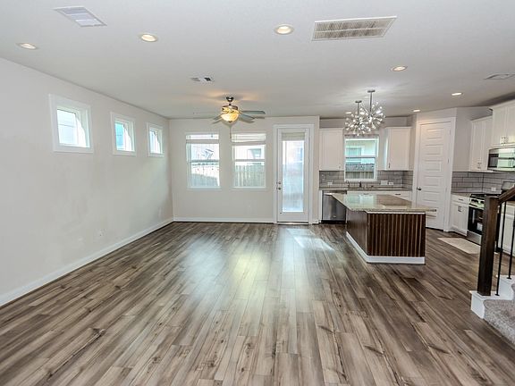 5th image of 4120 Split Ivy Dr