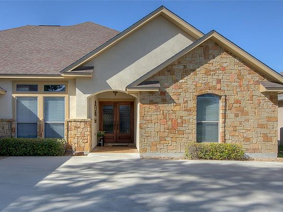 2nd image of 255 Mackenzie Dr