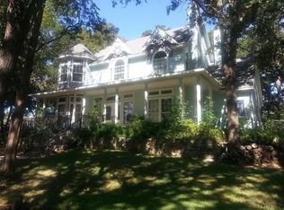 831 Kiowa Dr E, Lake Kiowa, TX 76240