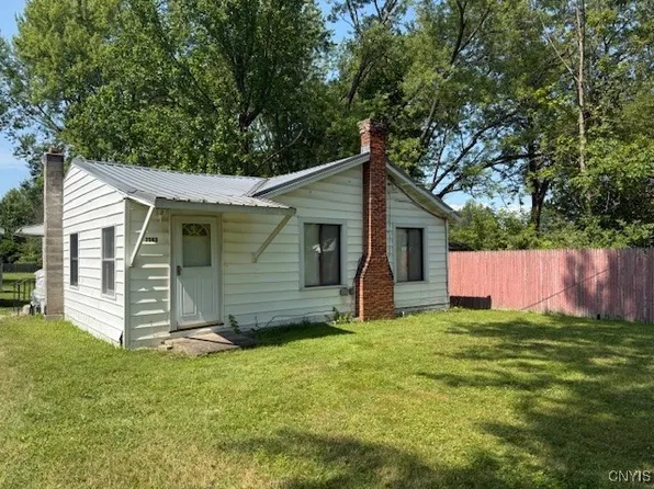 7503 Roberts St, Canastota, NY 13032