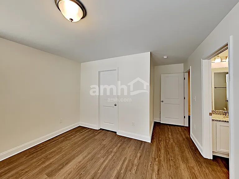 114 Lindridge Dr — Photo 15