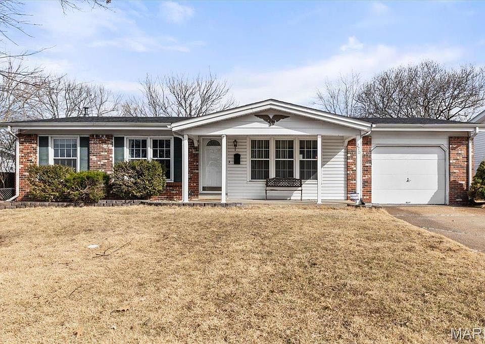 1st image of 270 Bon Aire Dr
