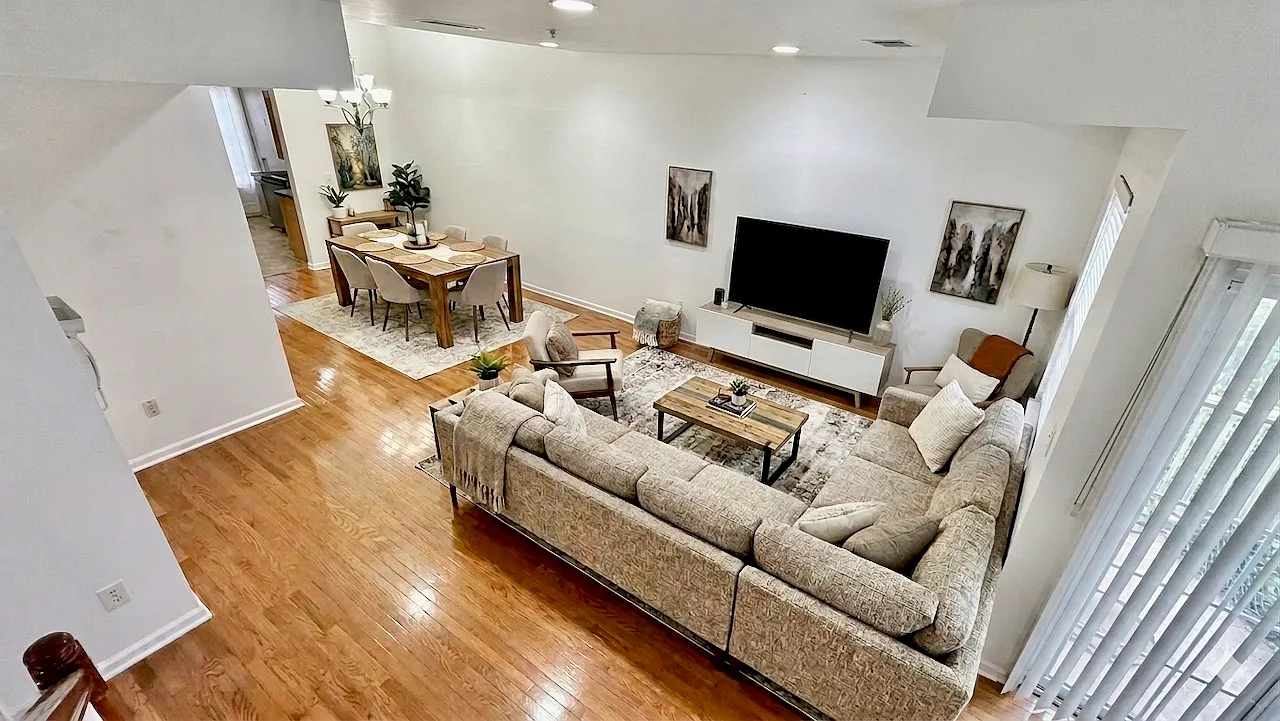 2 bed, 2.5 bath, 1580 sqft, $3,400 — Photo 2