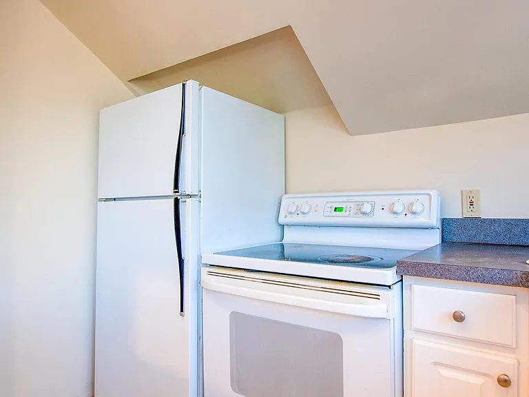 867 Rosedale Rd NE #6 — Photo 5