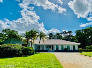 12 Bunker Pl, Tequesta, FL 33469