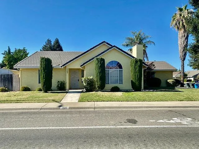 1705 Pebble Beach Dr photo 1