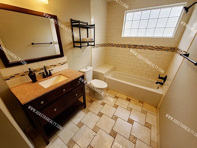 5428 Maple St — Photo 14