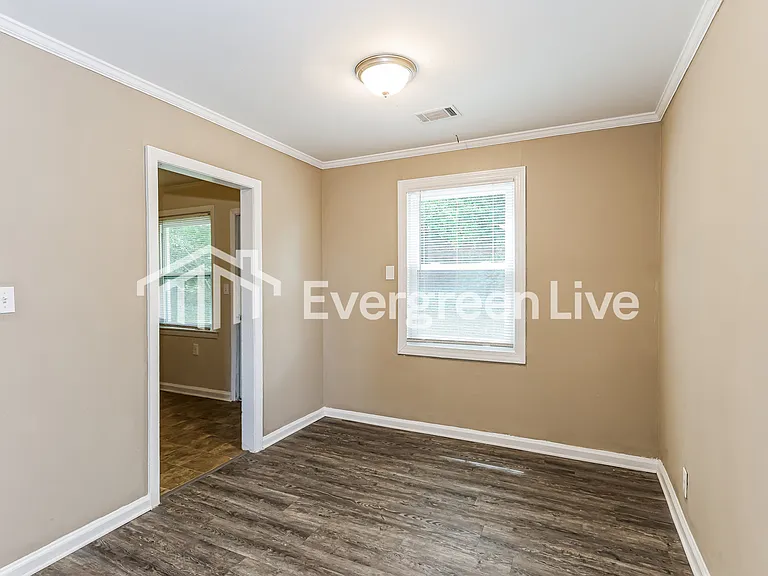 2435 Sumac Dr — Photo 5